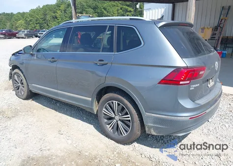 2019 Volkswagen Tiguan 2.0T Se/2.0T Sel/2.0T Sel R-Line/2.0T Sel R-Line Black z USA, uszkodzony, nr VIN 3VV3B7AX3KM144123